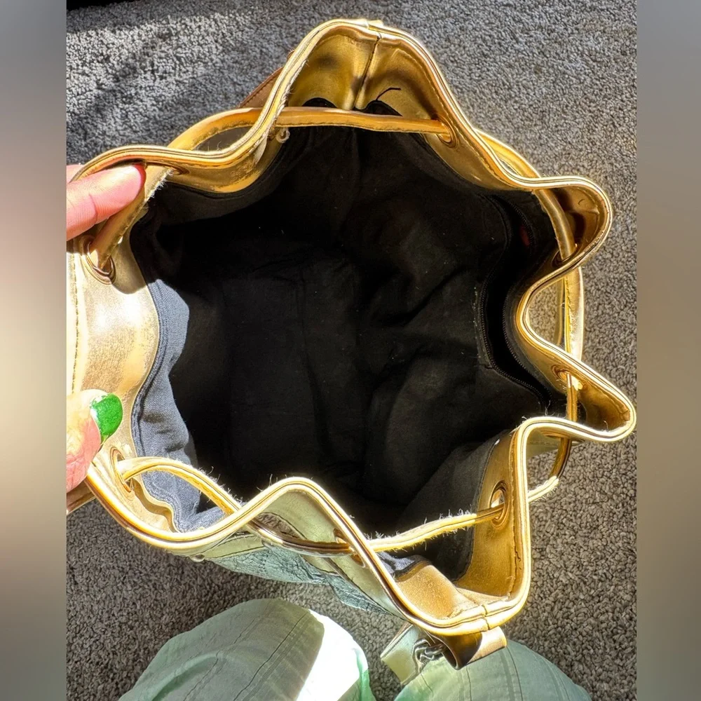Château Vintage Leather Bucket Bag Lion Medallion